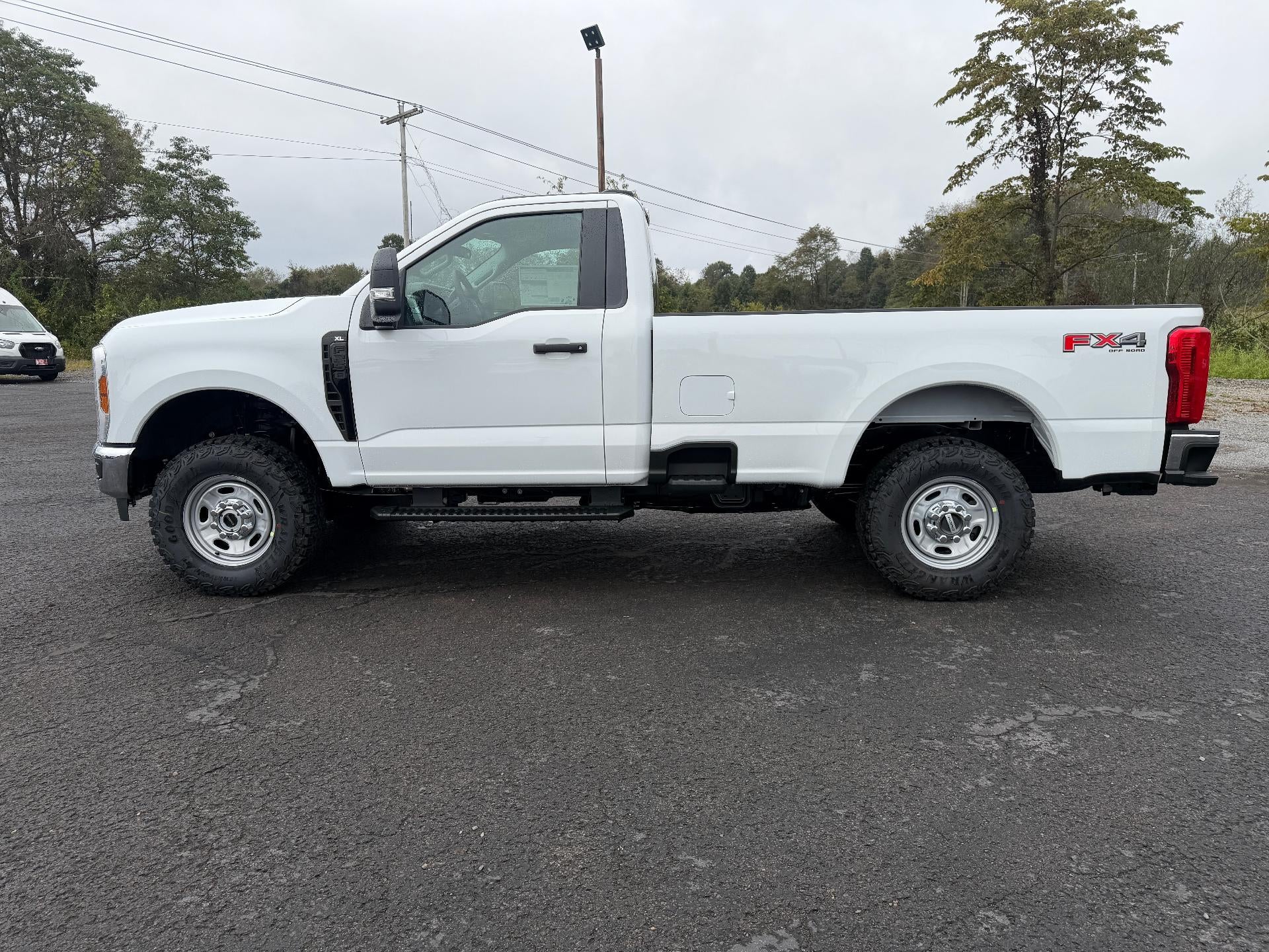 2027 Ford Super Duty F-250 SRW XL 4WD Reg Cab 8' Box