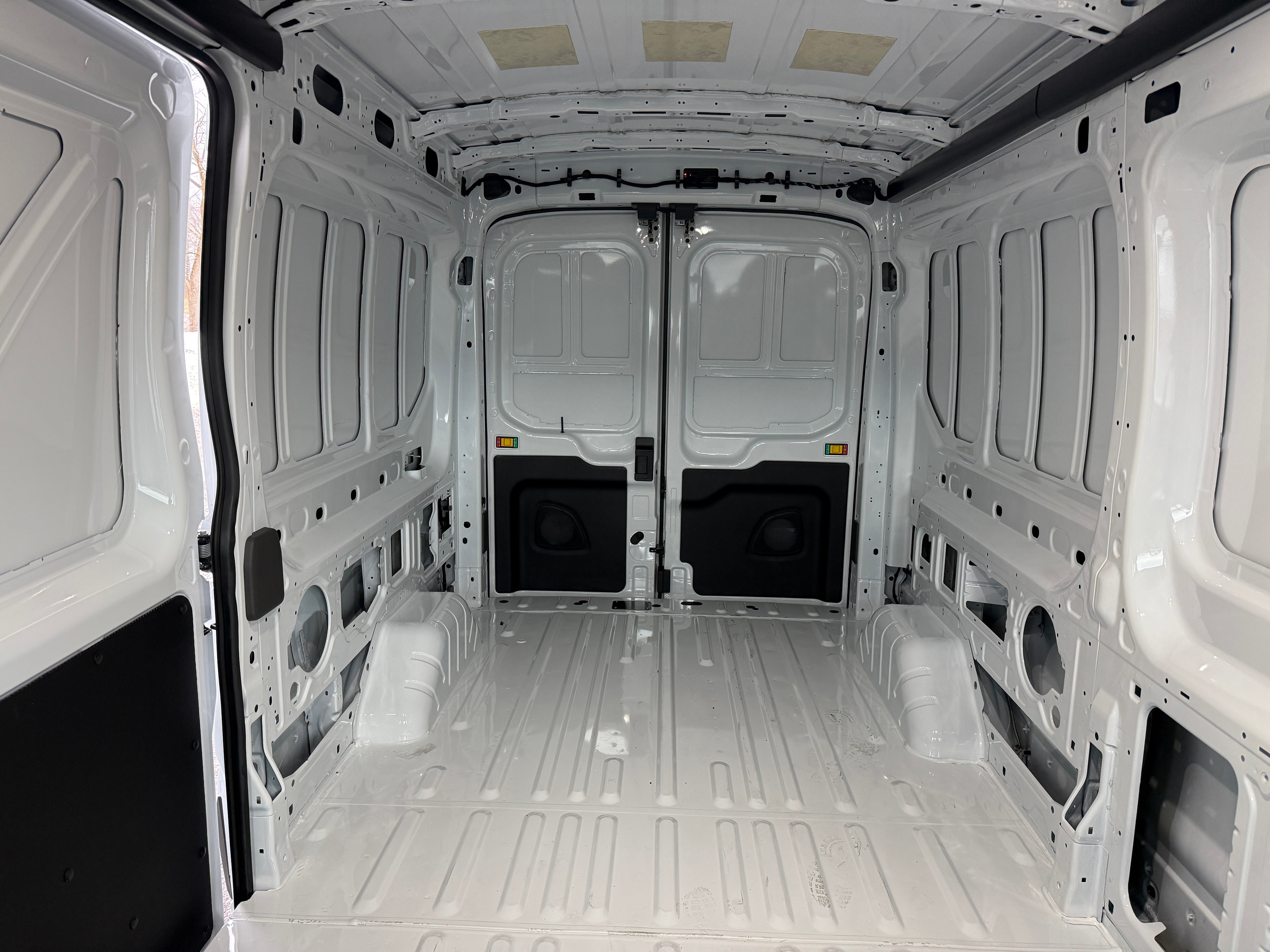 2026 Ford Transit Cargo Van T-250 148" Med Rf 9150 GVWR AWD