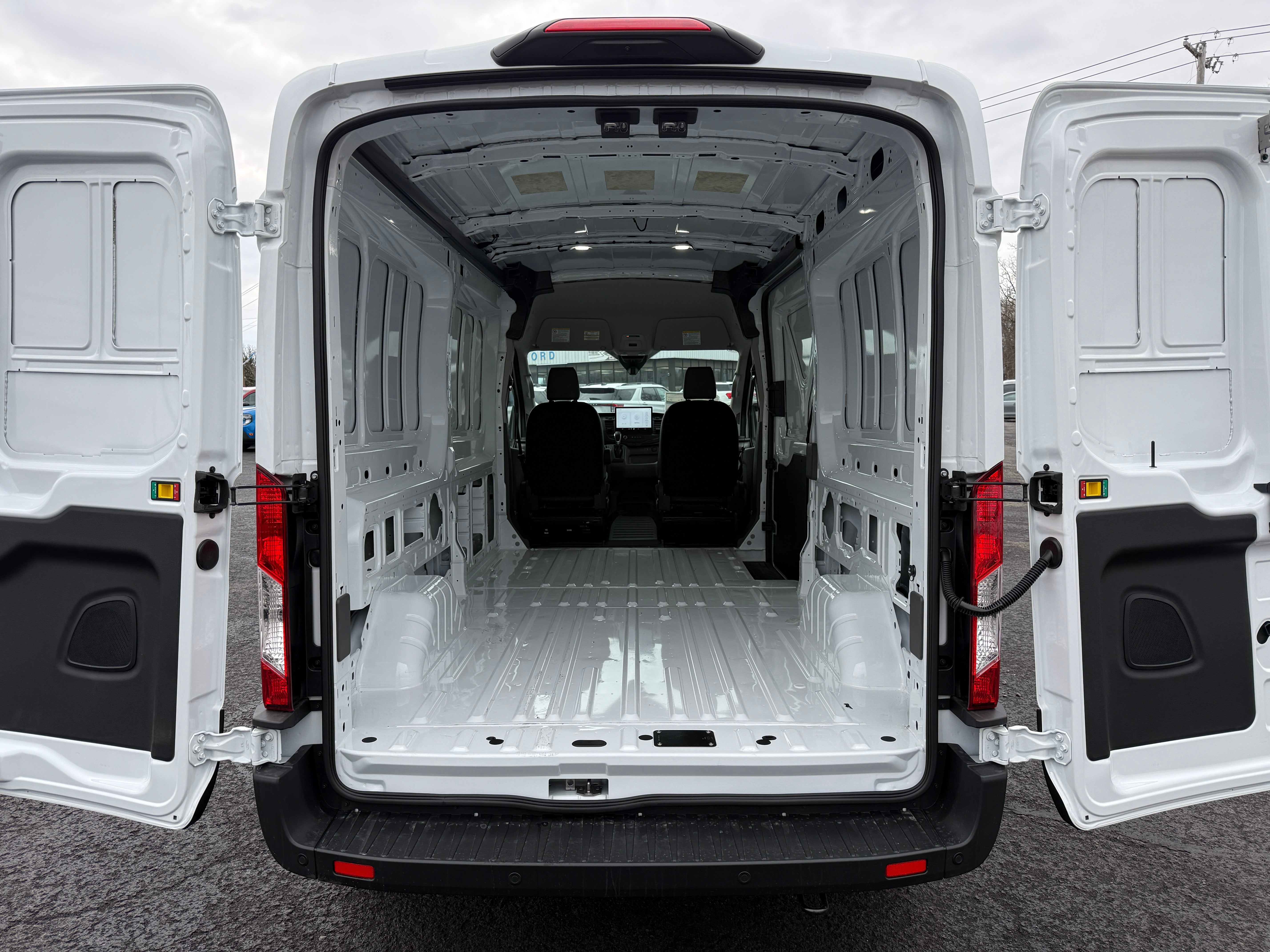 2026 Ford Transit Cargo Van T-250 148" Med Rf 9150 GVWR AWD