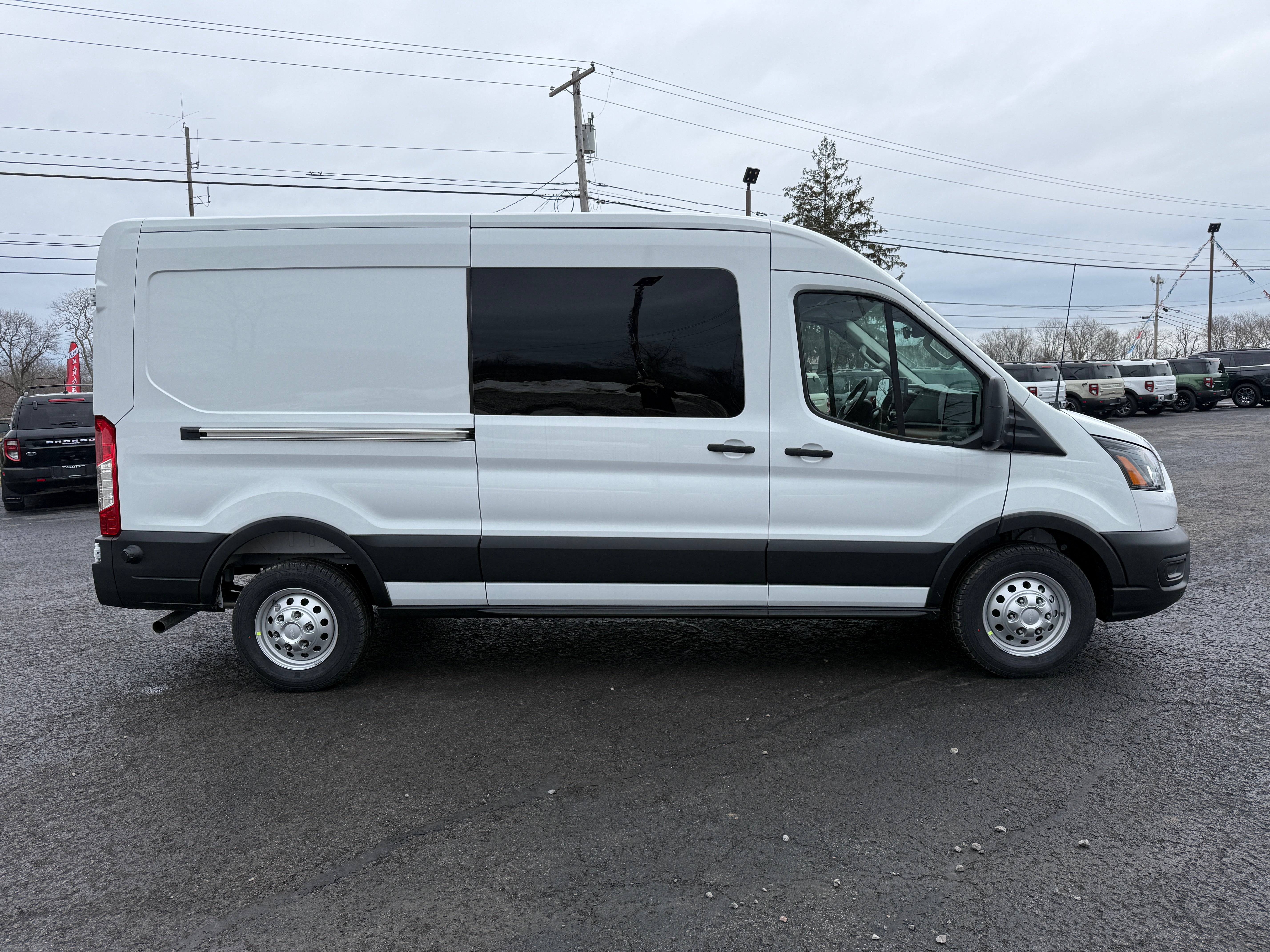 2026 Ford Transit Cargo Van T-250 148" Med Rf 9150 GVWR AWD