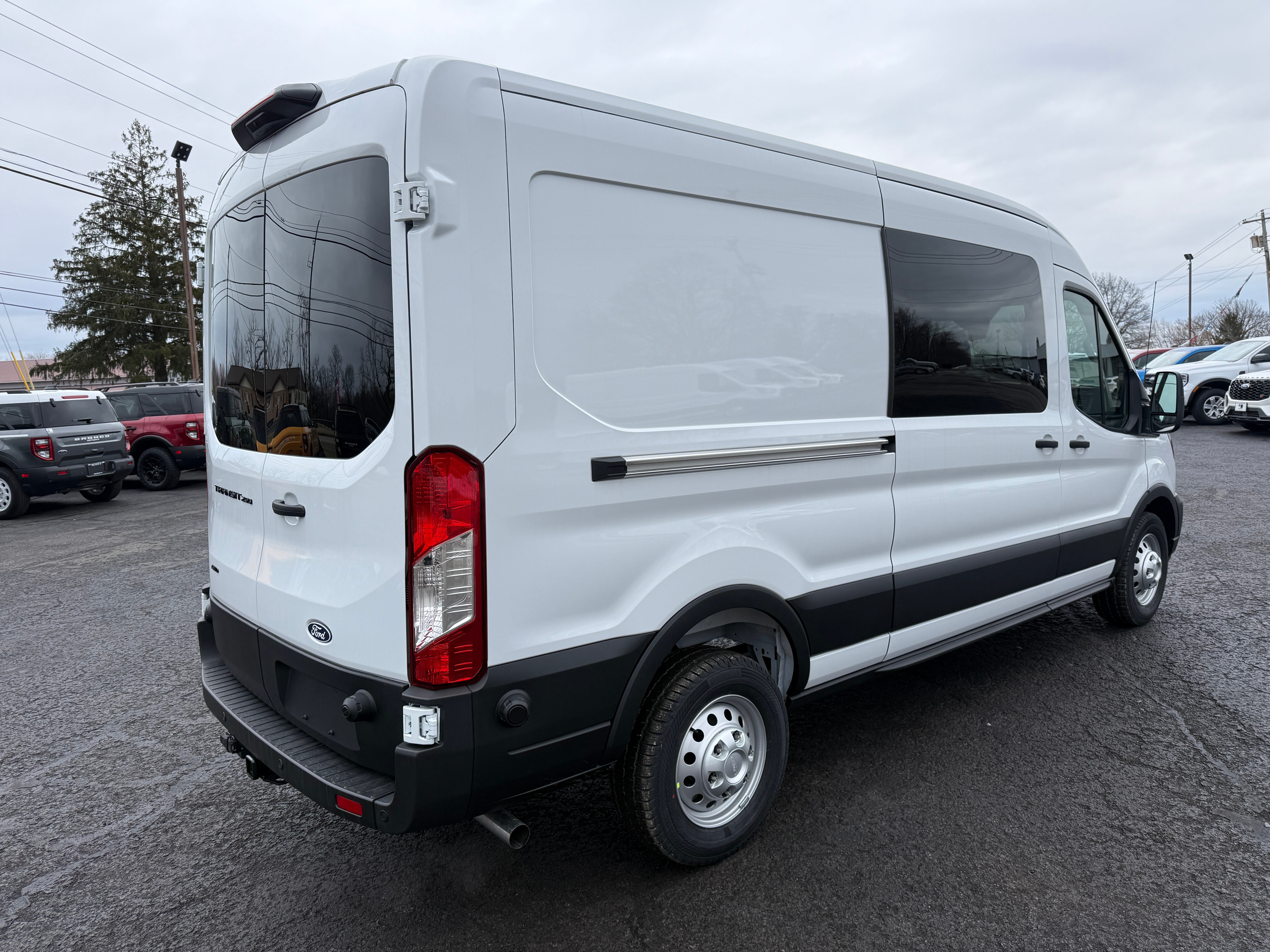 2026 Ford Transit Cargo Van T-250 148" Med Rf 9150 GVWR AWD