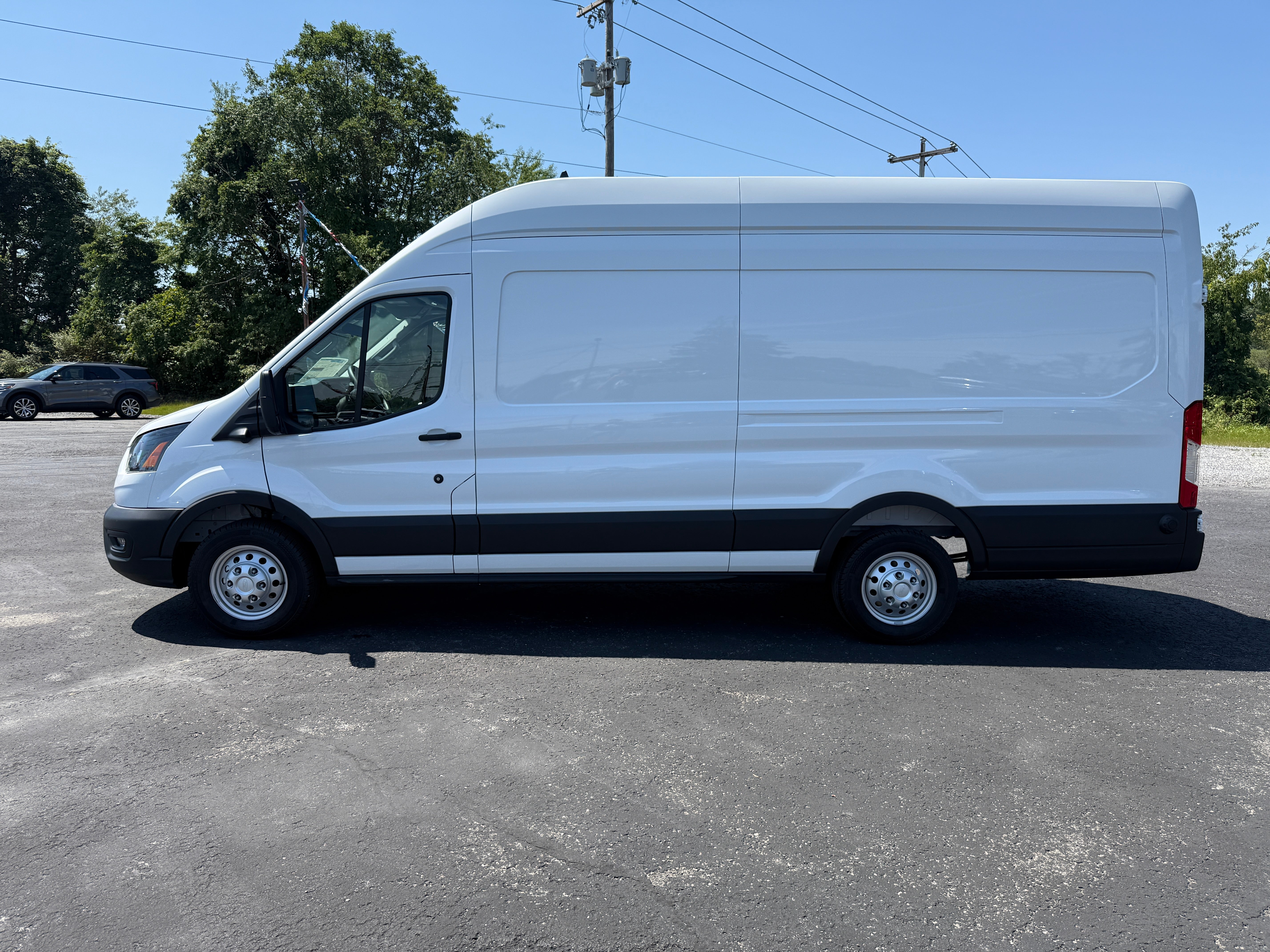 2025 Ford Transit Cargo Van T-250 148" EL Hi Rf 9070 GVWR AWD