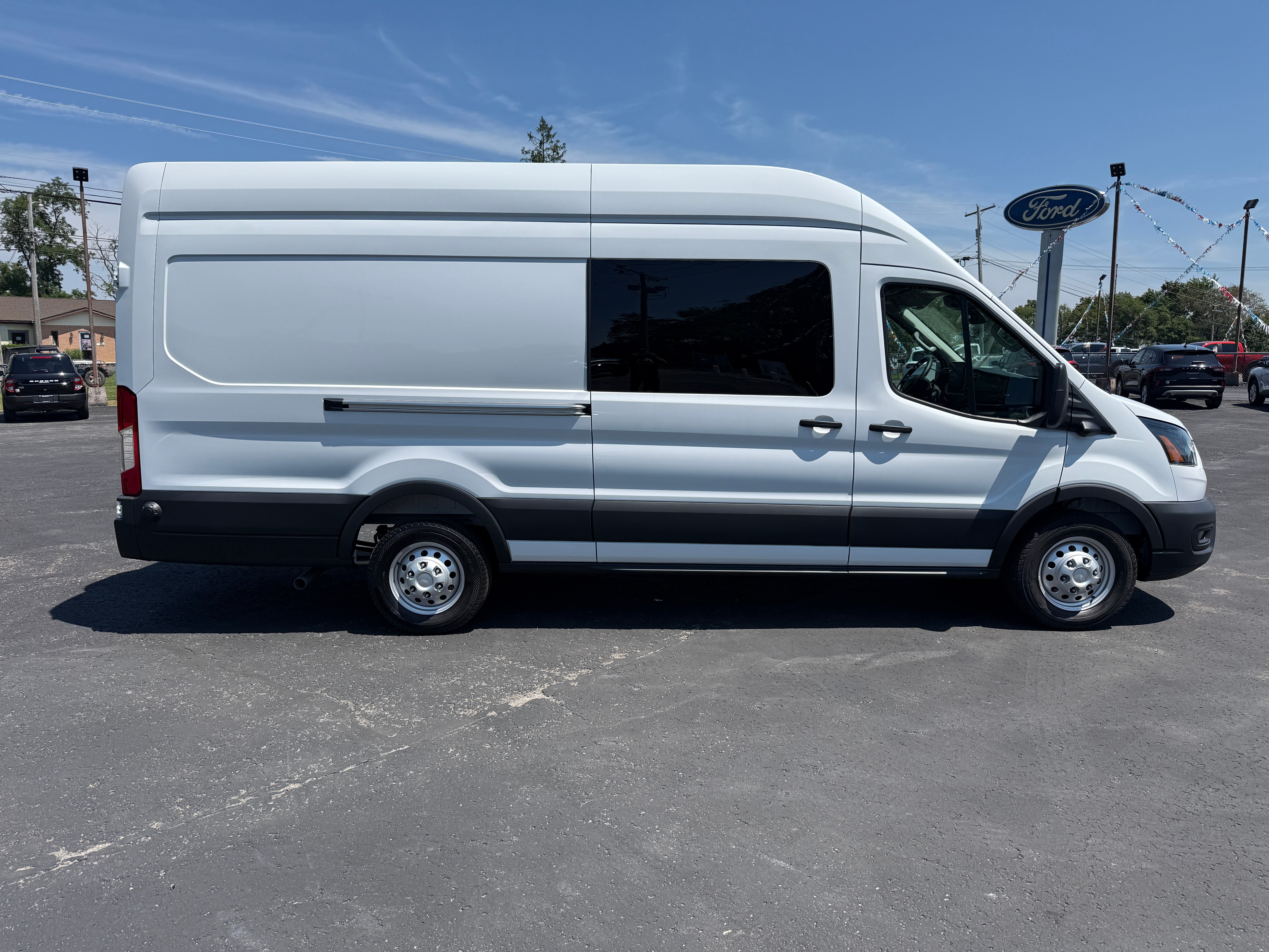2025 Ford Transit Cargo Van T-250 148" EL Hi Rf 9070 GVWR AWD