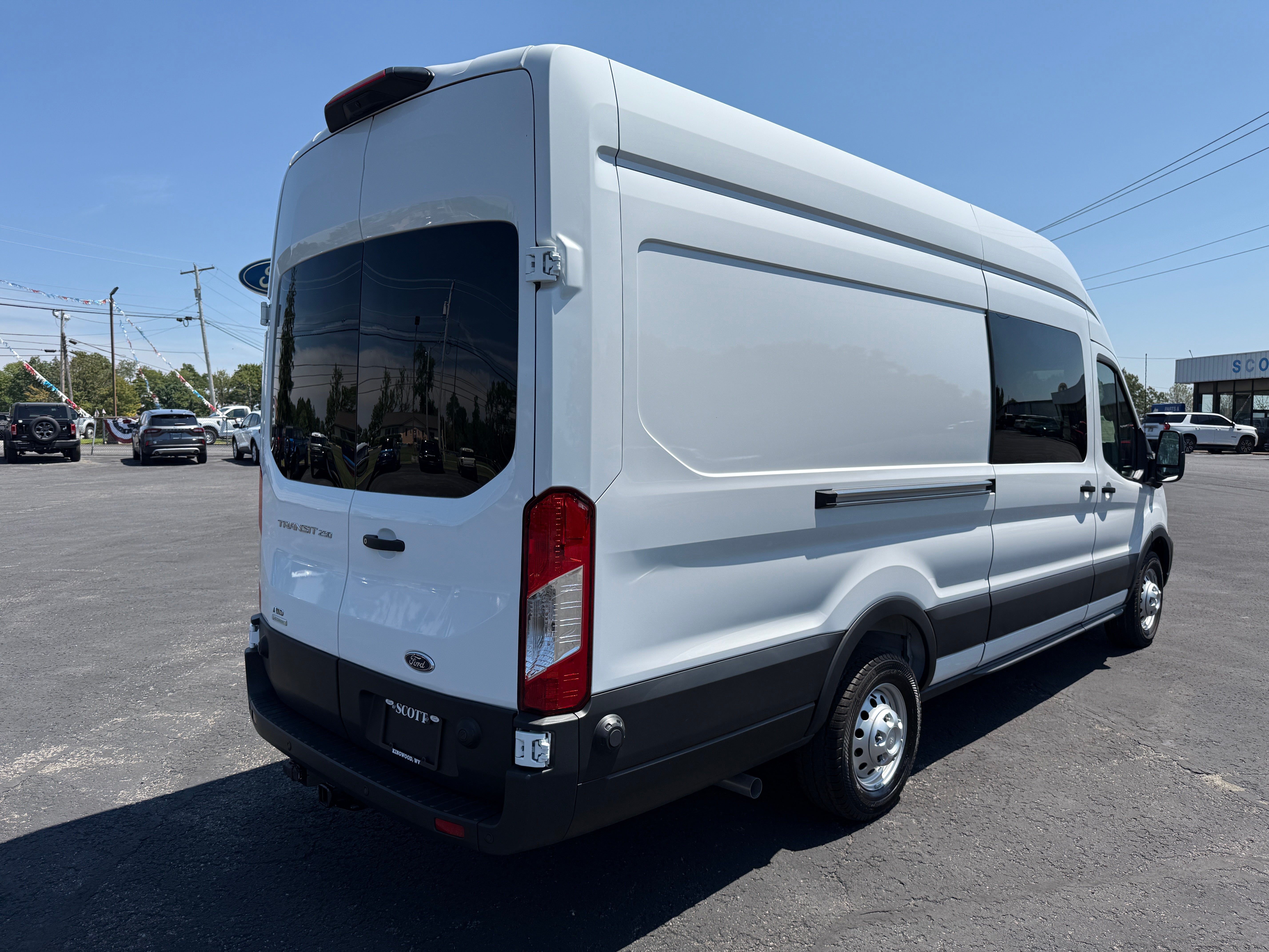 2025 Ford Transit Cargo Van T-250 148" EL Hi Rf 9070 GVWR AWD