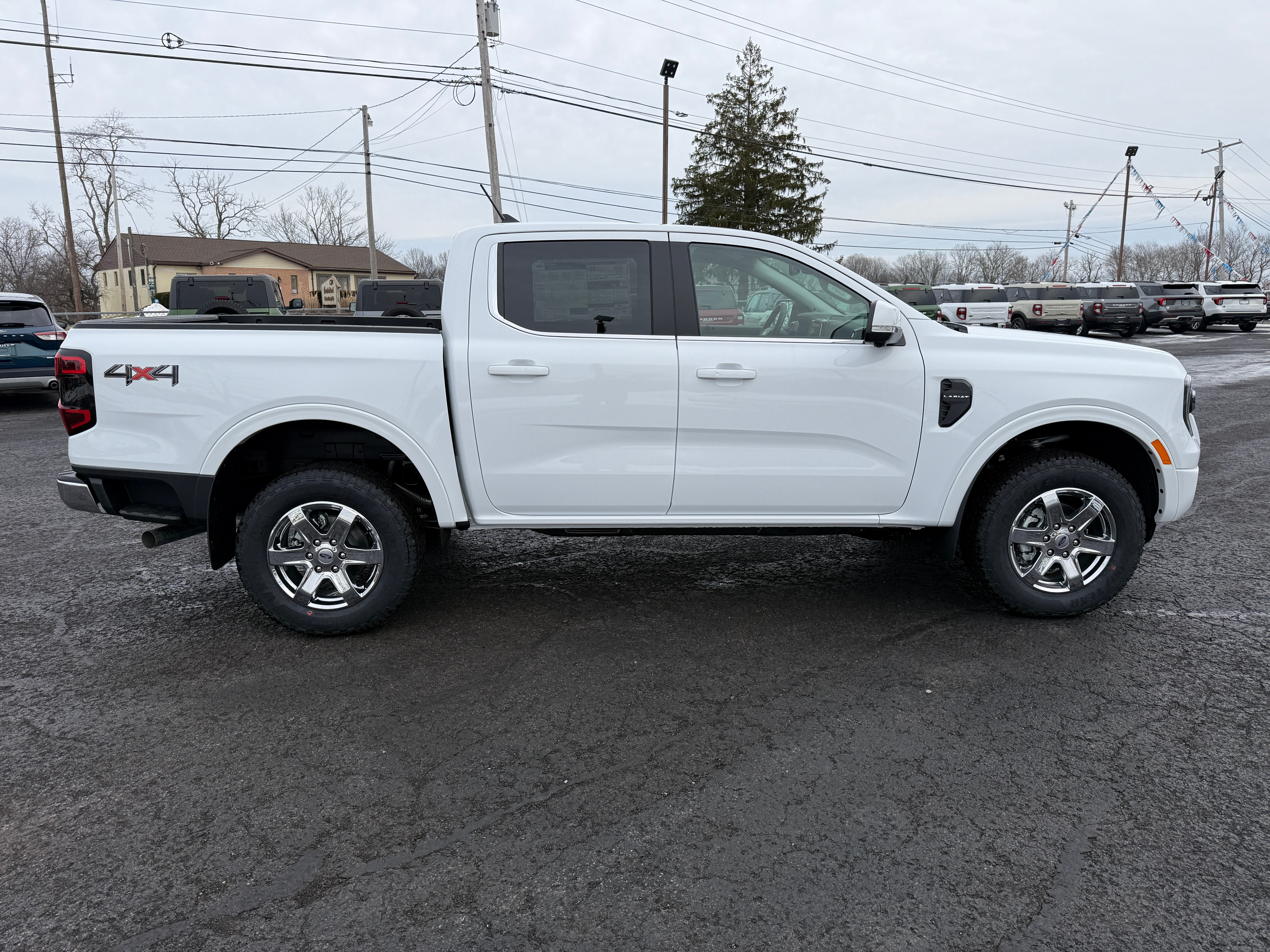 2025 Ford Ranger LARIAT 4WD SuperCrew 5' Box