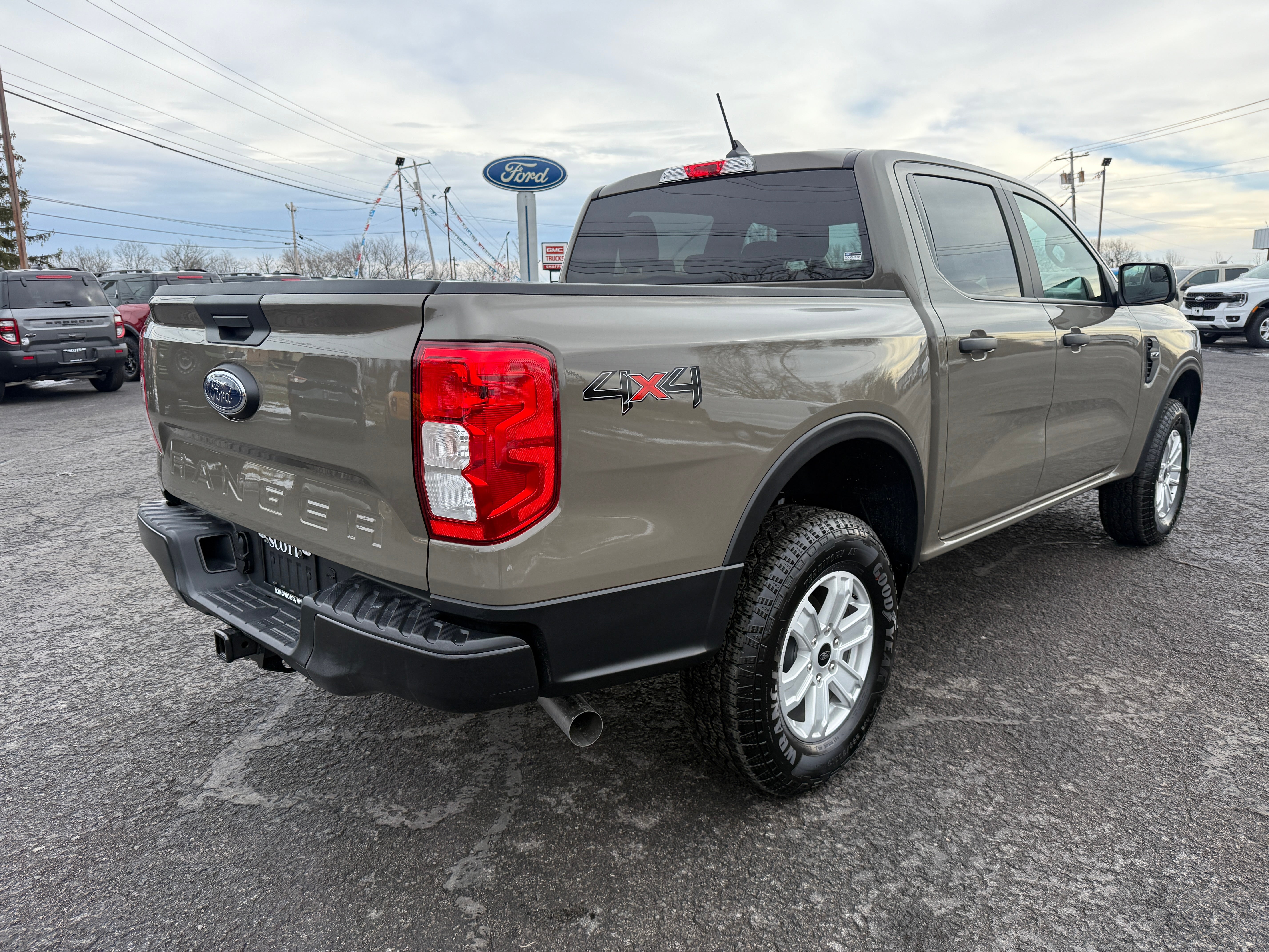 2025 Ford Ranger XL 4WD SuperCrew 5' Box