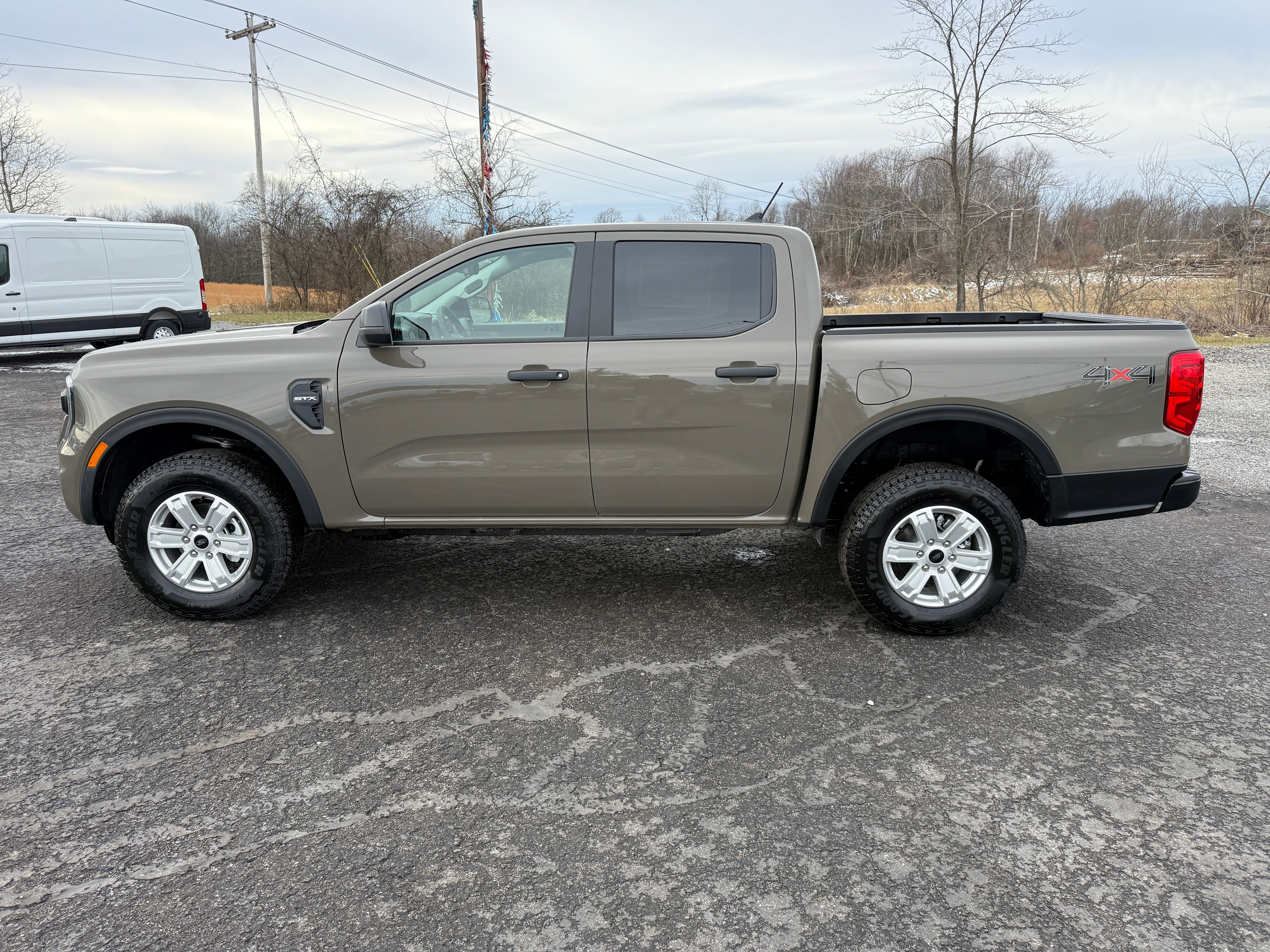 2025 Ford Ranger XL 4WD SuperCrew 5' Box