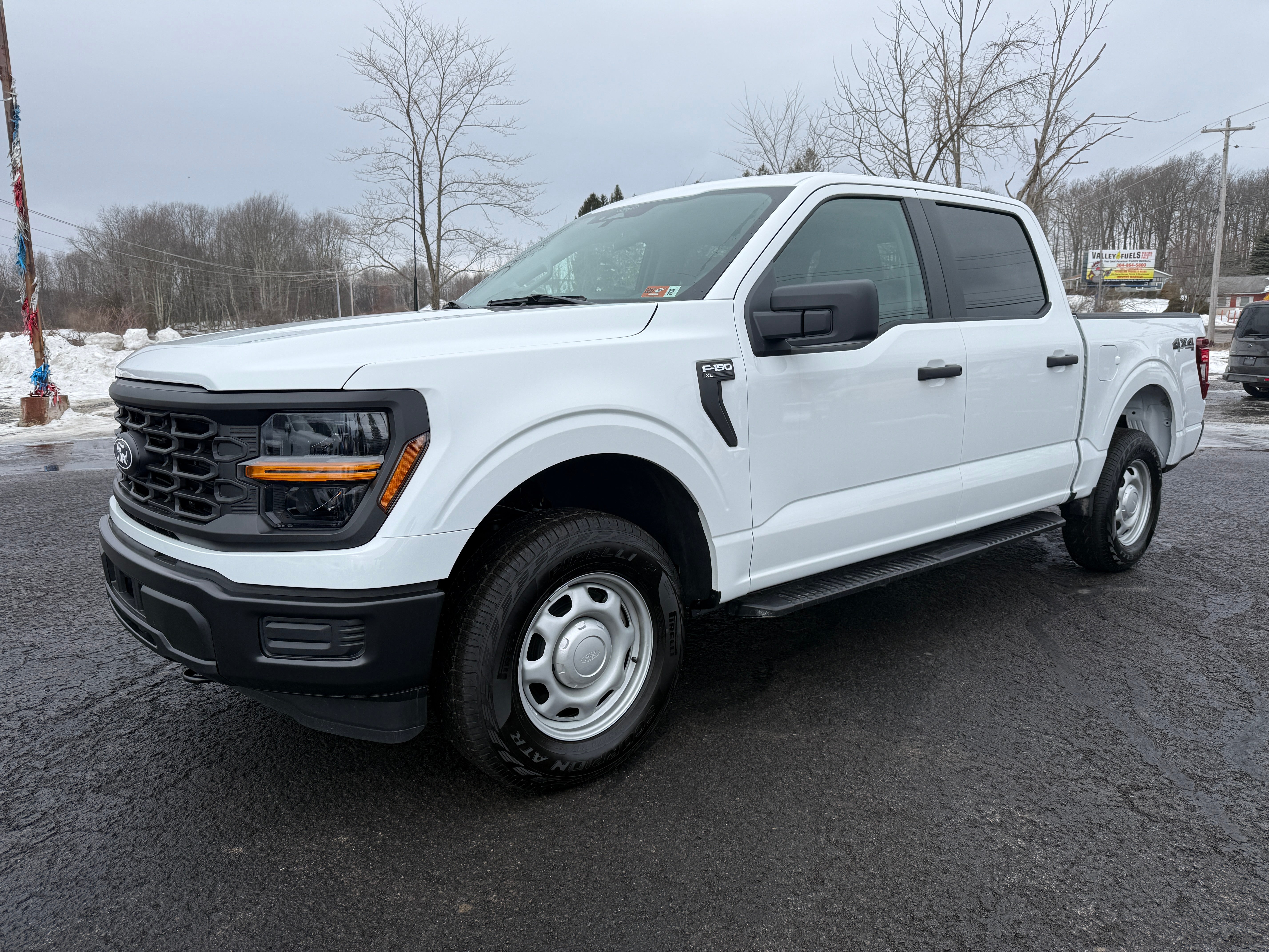 2025 Ford F-150 XL 4WD SuperCrew 5.5' Box