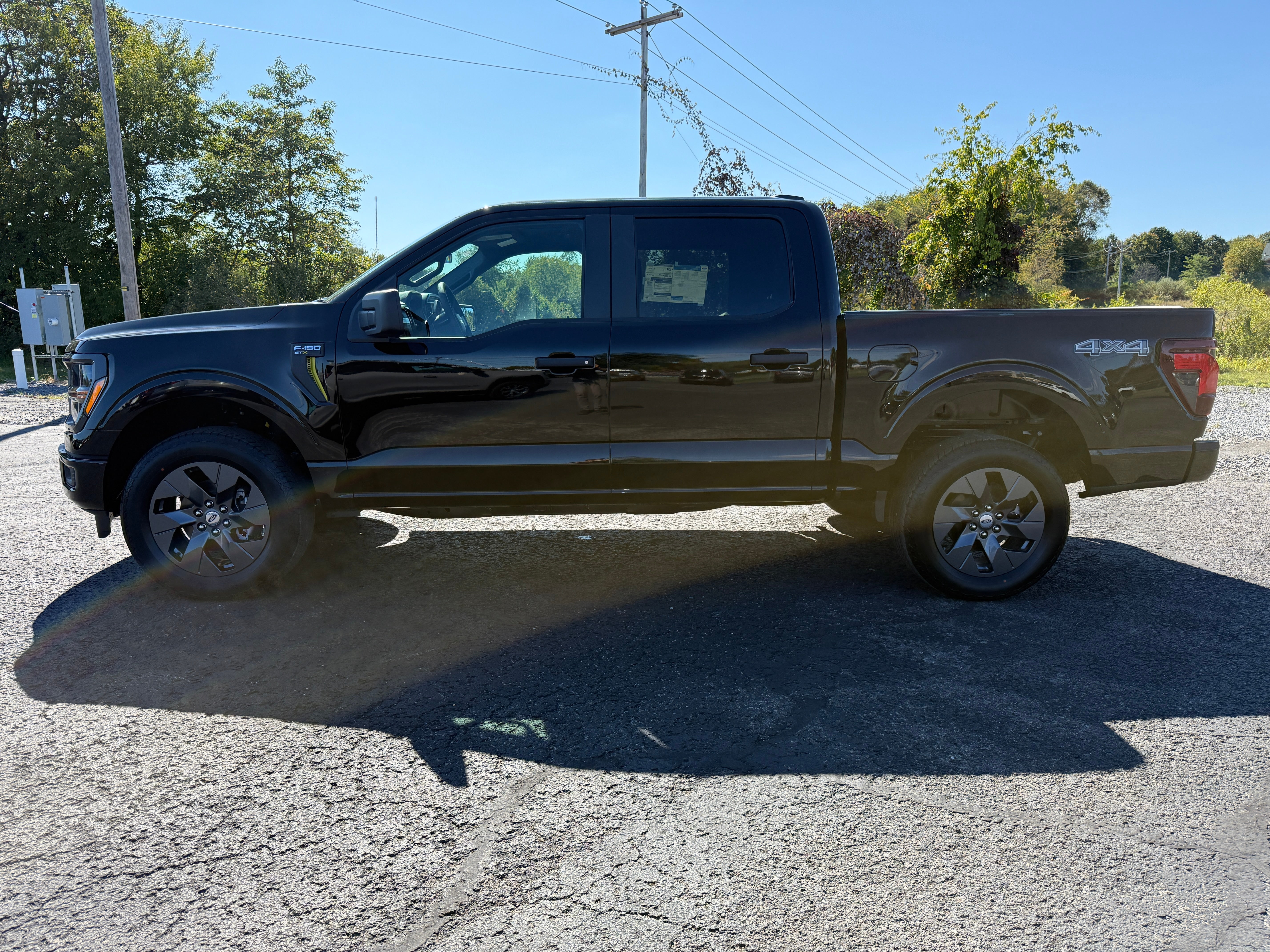 2025 Ford F-150 STX 4WD SuperCrew 5.5' Box