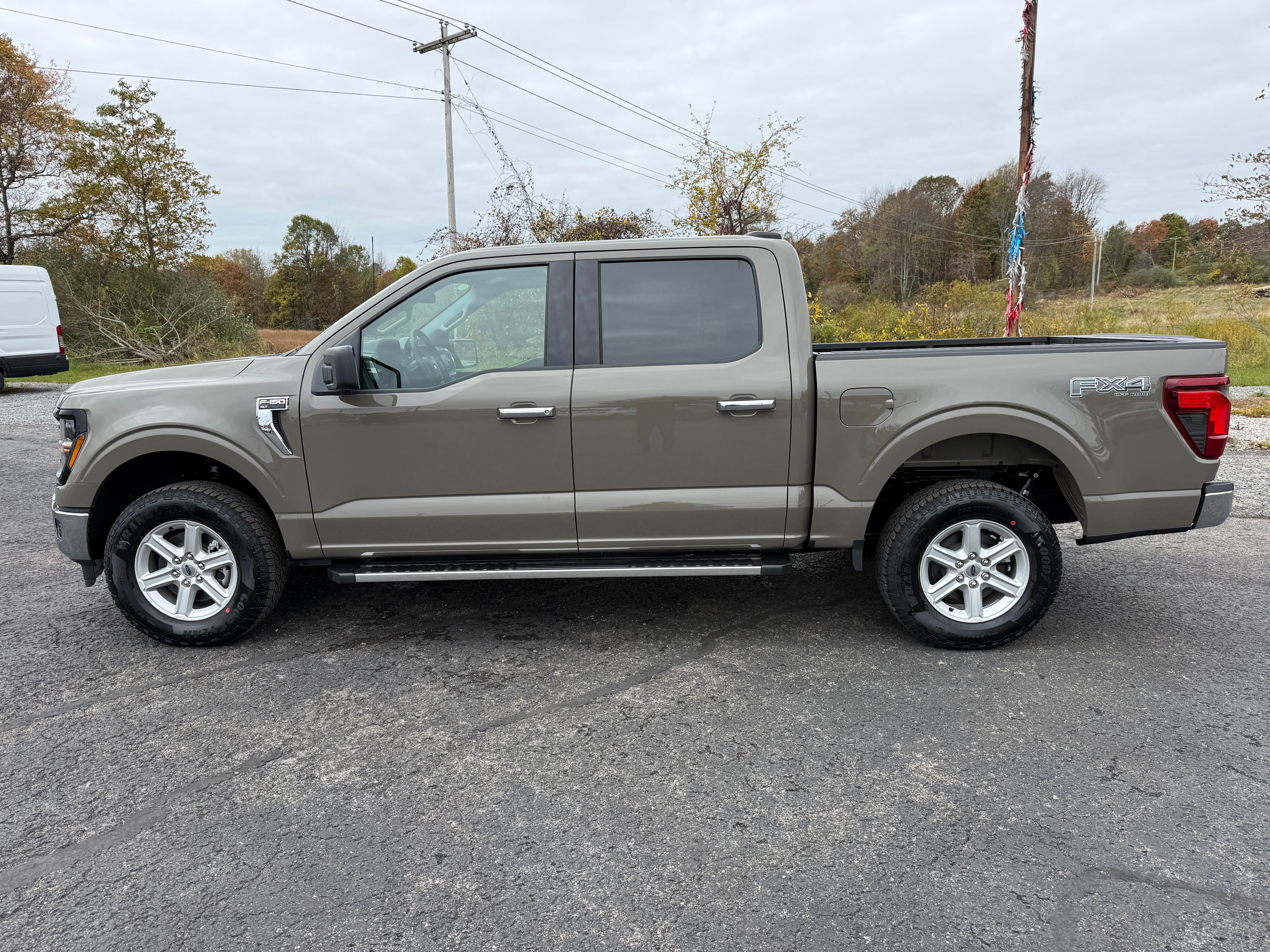 2025 Ford F-150 XLT 4WD SuperCrew 5.5' Box