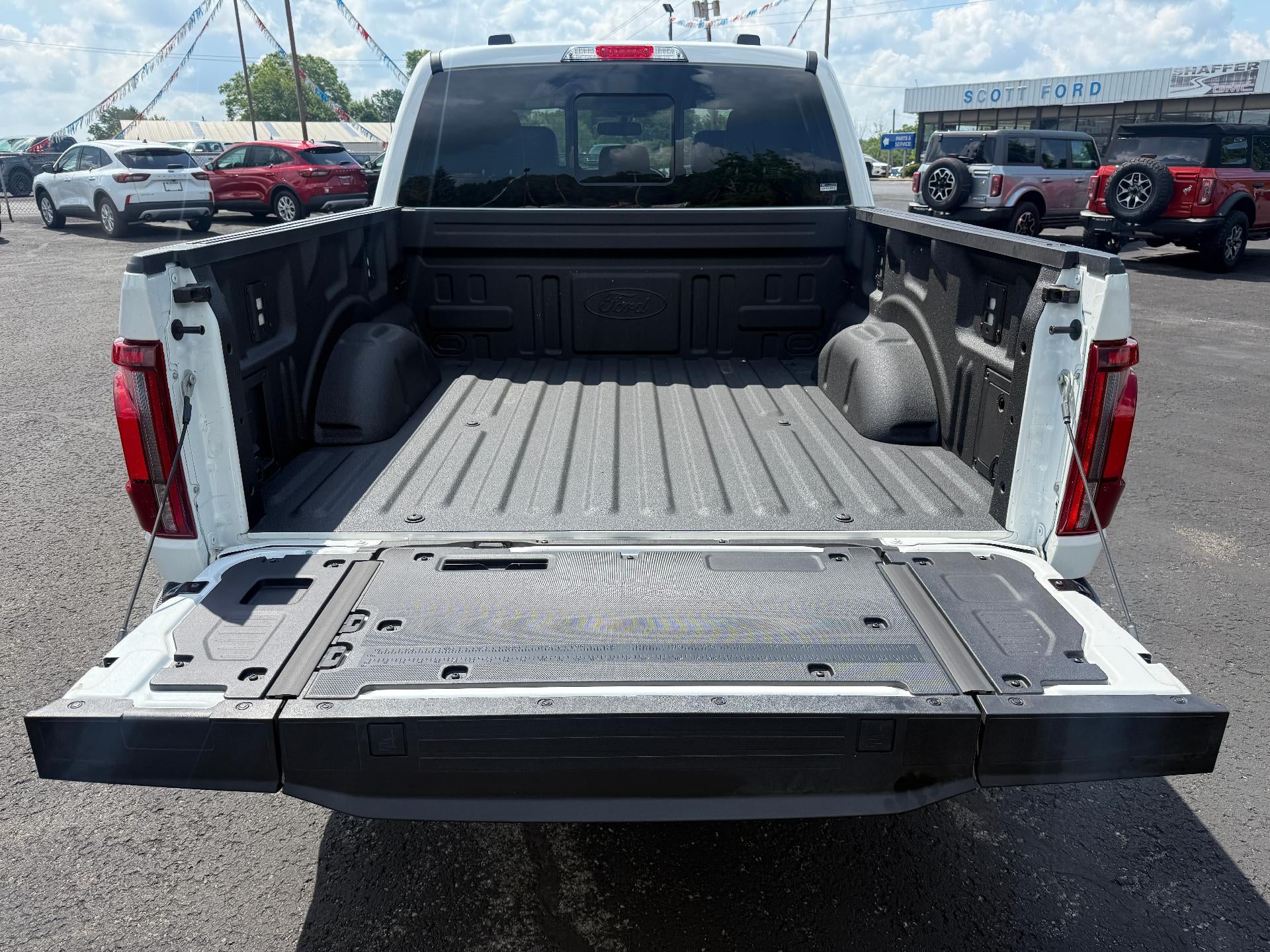 2025 Ford F-150 LARIAT 4WD SuperCrew 5.5' Box