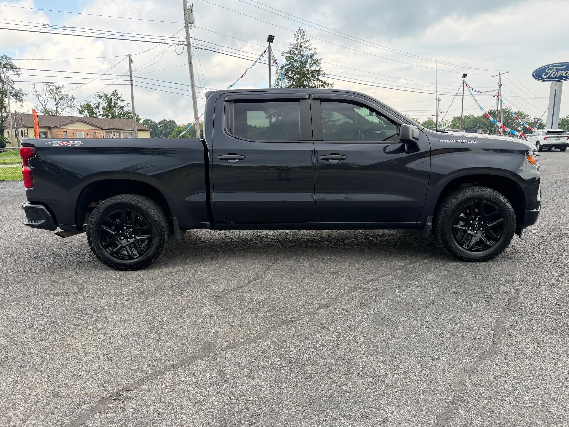 2023 Chevrolet Silverado 1500 Crew Cab Short Box 4-Wheel Drive Custom