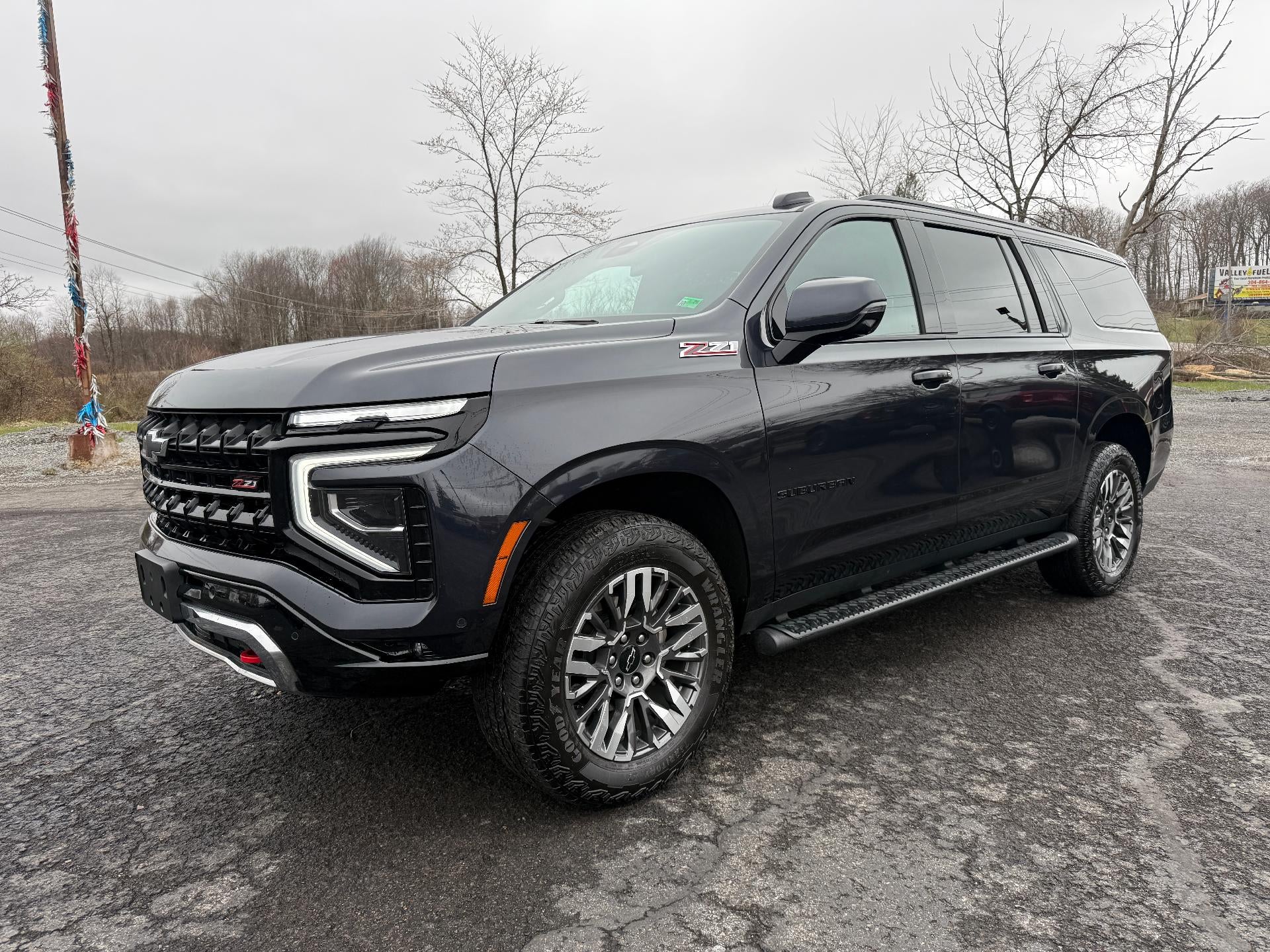 2025 Chevrolet Suburban 4WD Z71