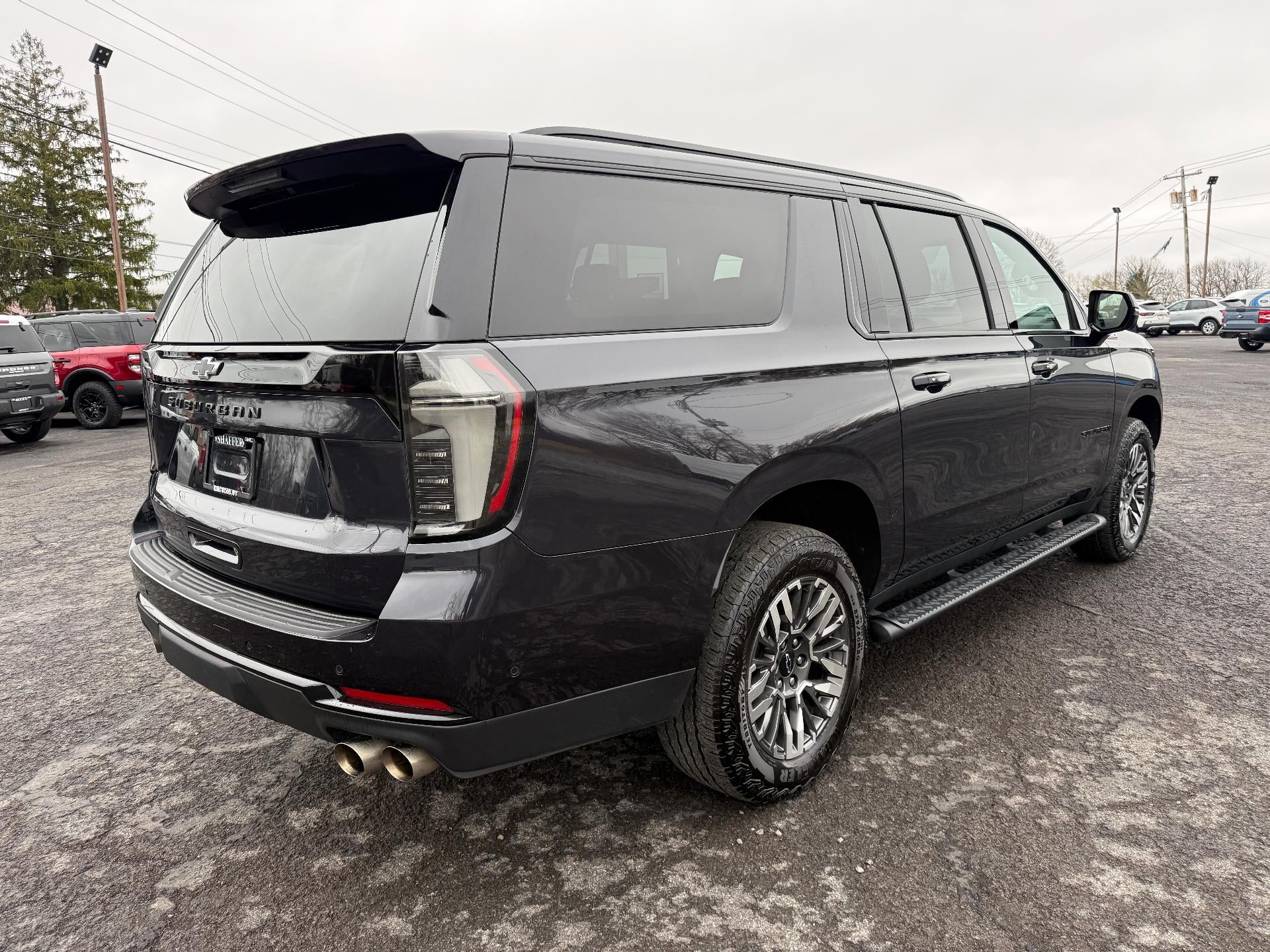 2025 Chevrolet Suburban 4WD Z71