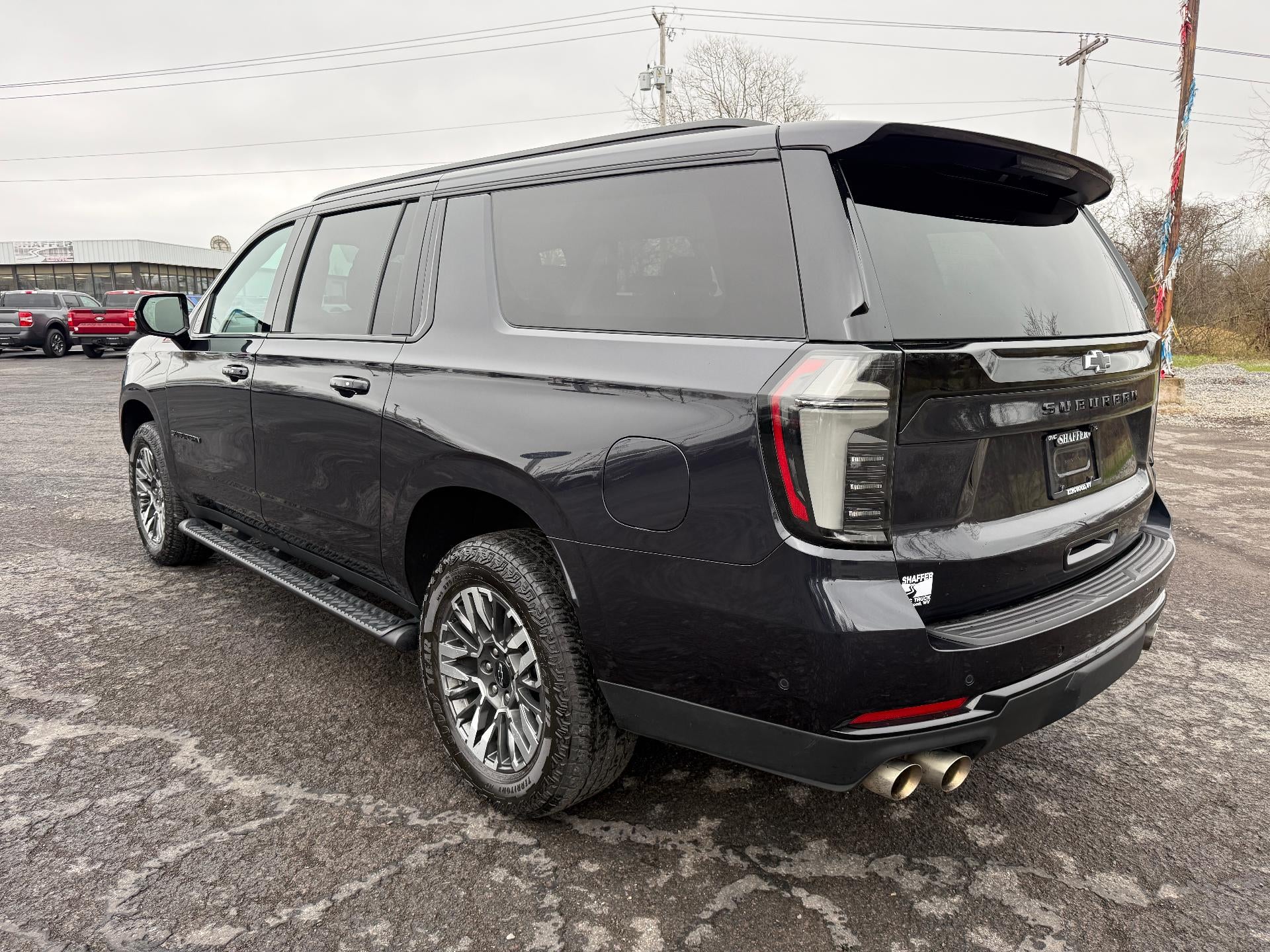 2025 Chevrolet Suburban 4WD Z71