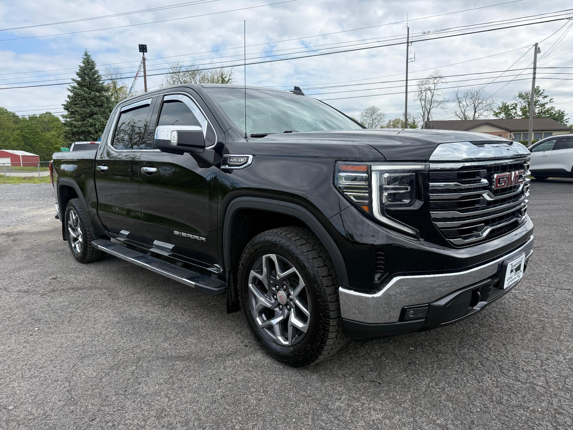 2022 GMC Sierra 1500 Crew Cab Short Box 4-Wheel Drive SLT