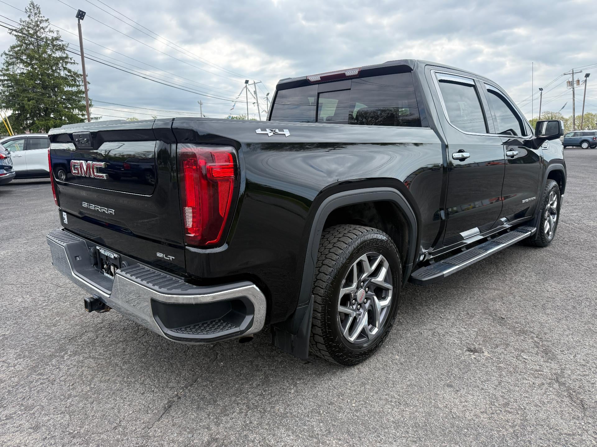 2022 GMC Sierra 1500 Crew Cab Short Box 4-Wheel Drive SLT