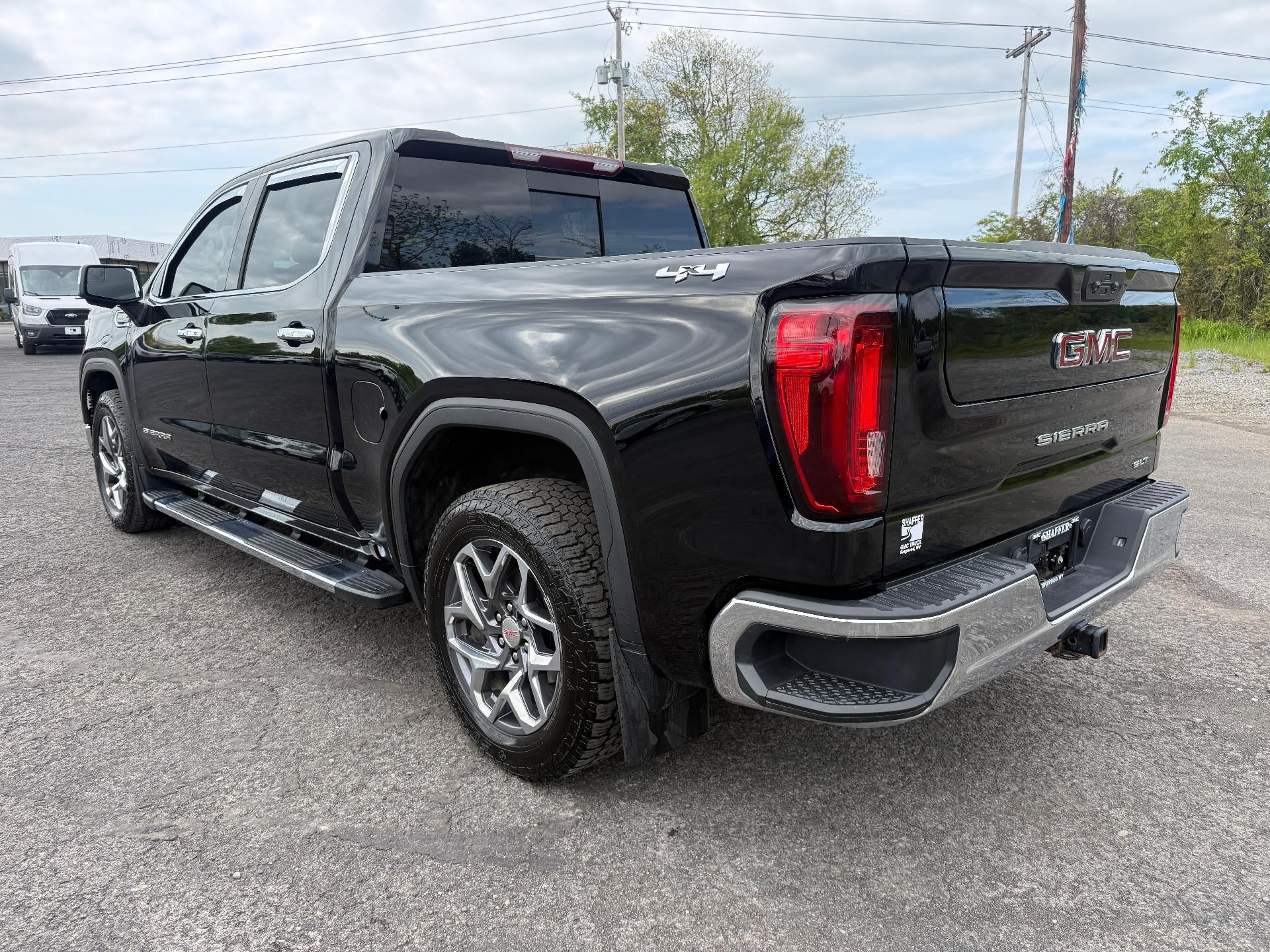 2022 GMC Sierra 1500 Crew Cab Short Box 4-Wheel Drive SLT