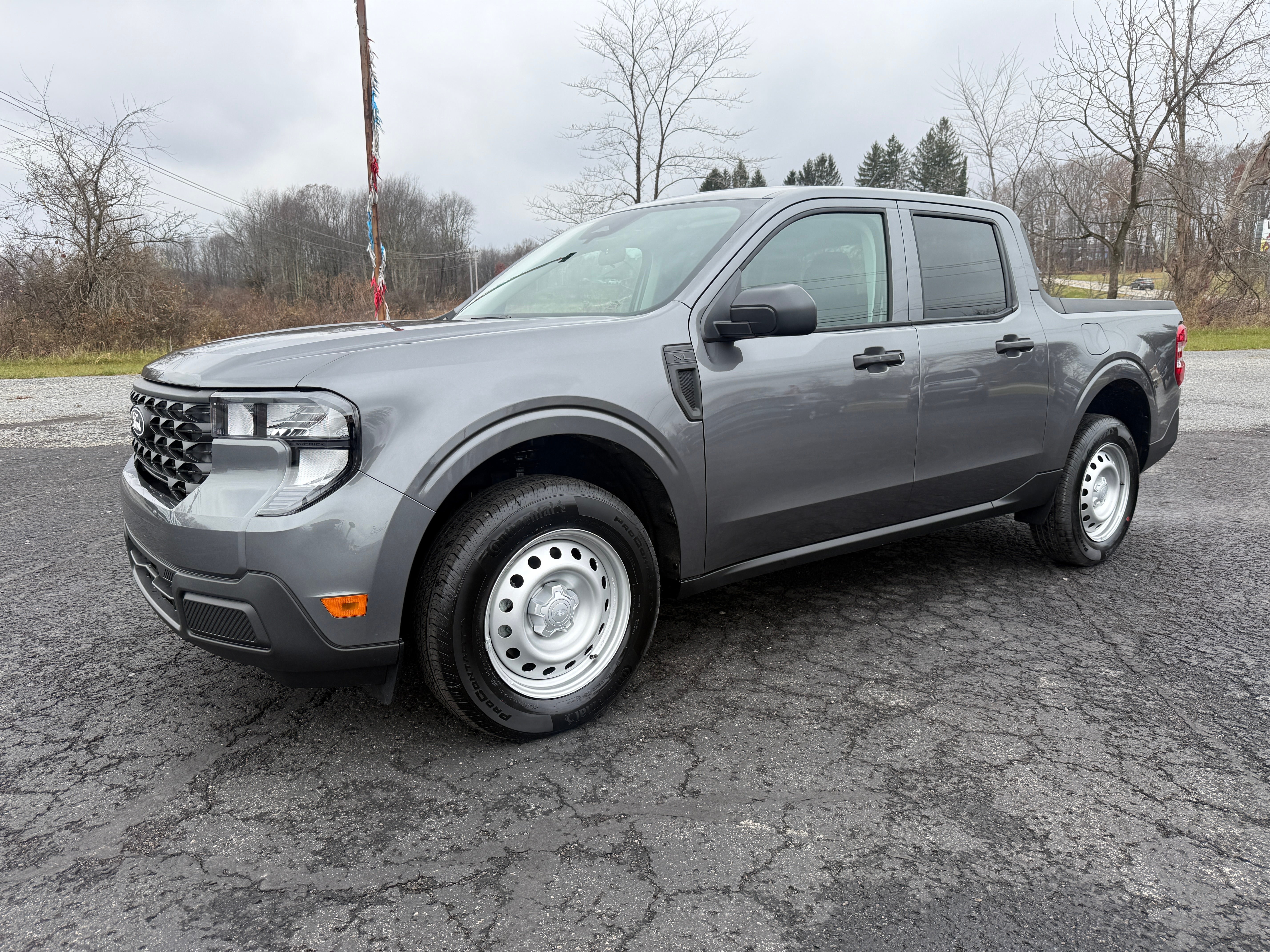 2025 Ford Maverick XL AWD SuperCrew