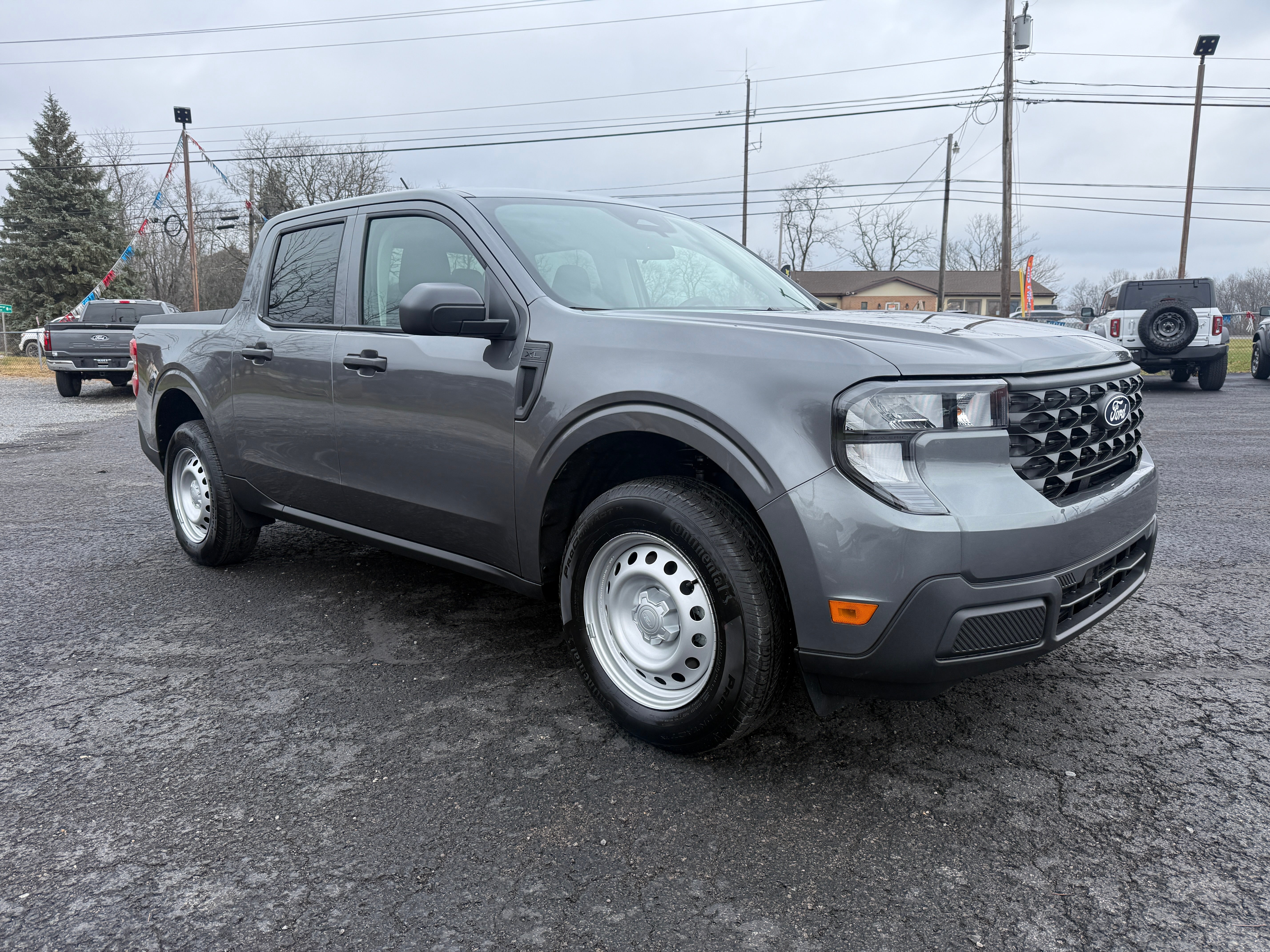 2025 Ford Maverick XL AWD SuperCrew