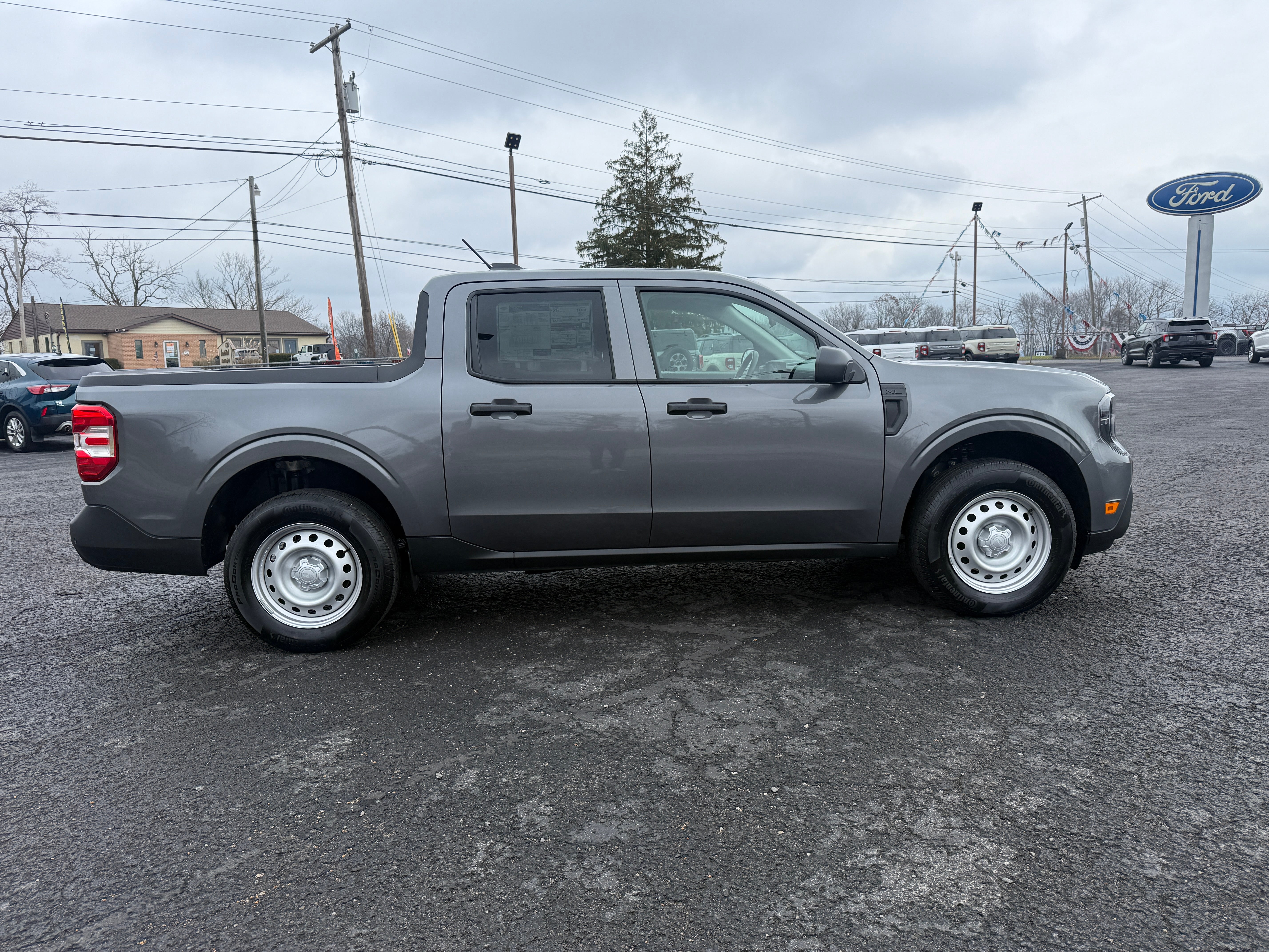 2025 Ford Maverick XL AWD SuperCrew