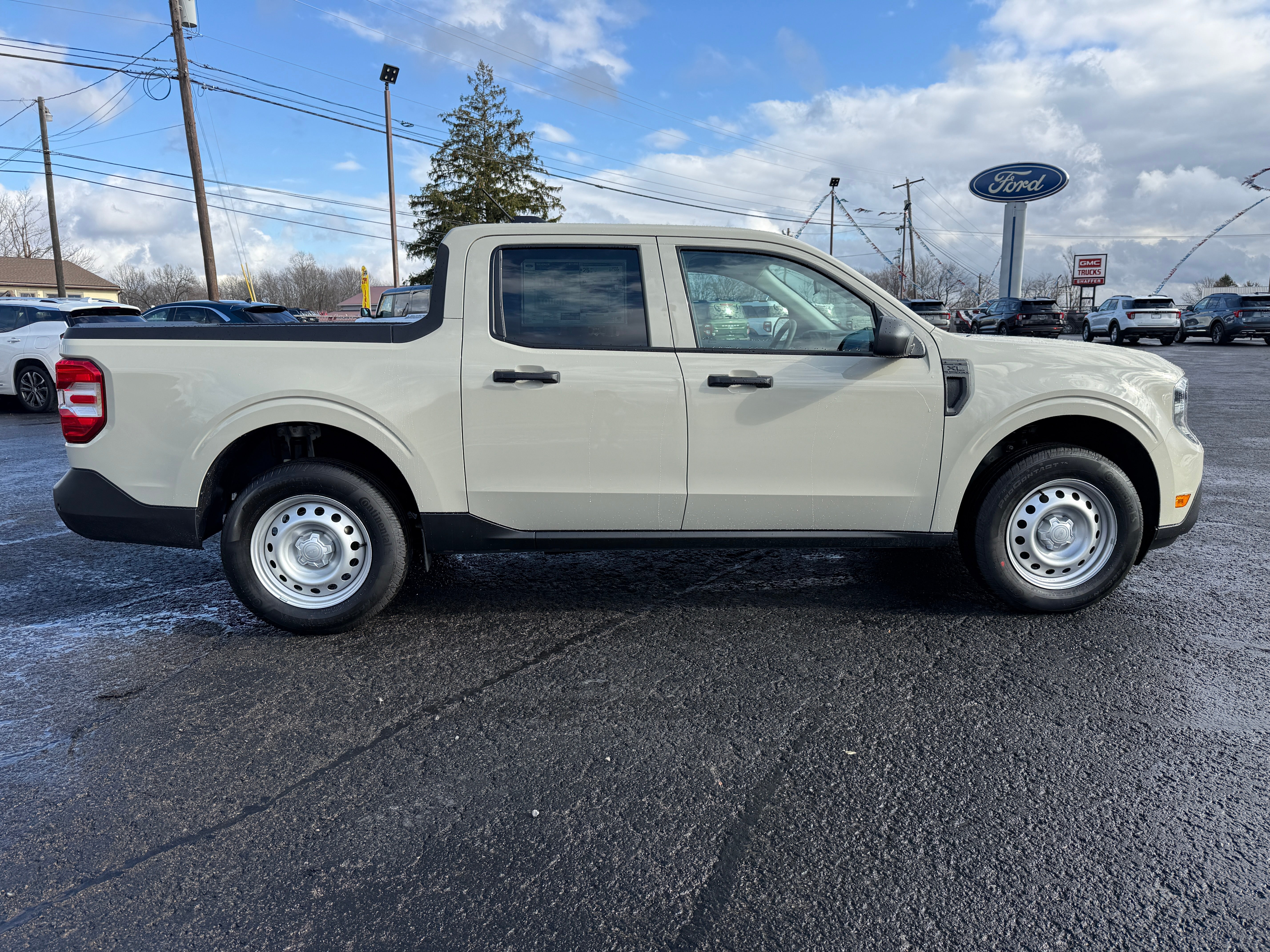 2025 Ford Maverick XL AWD SuperCrew
