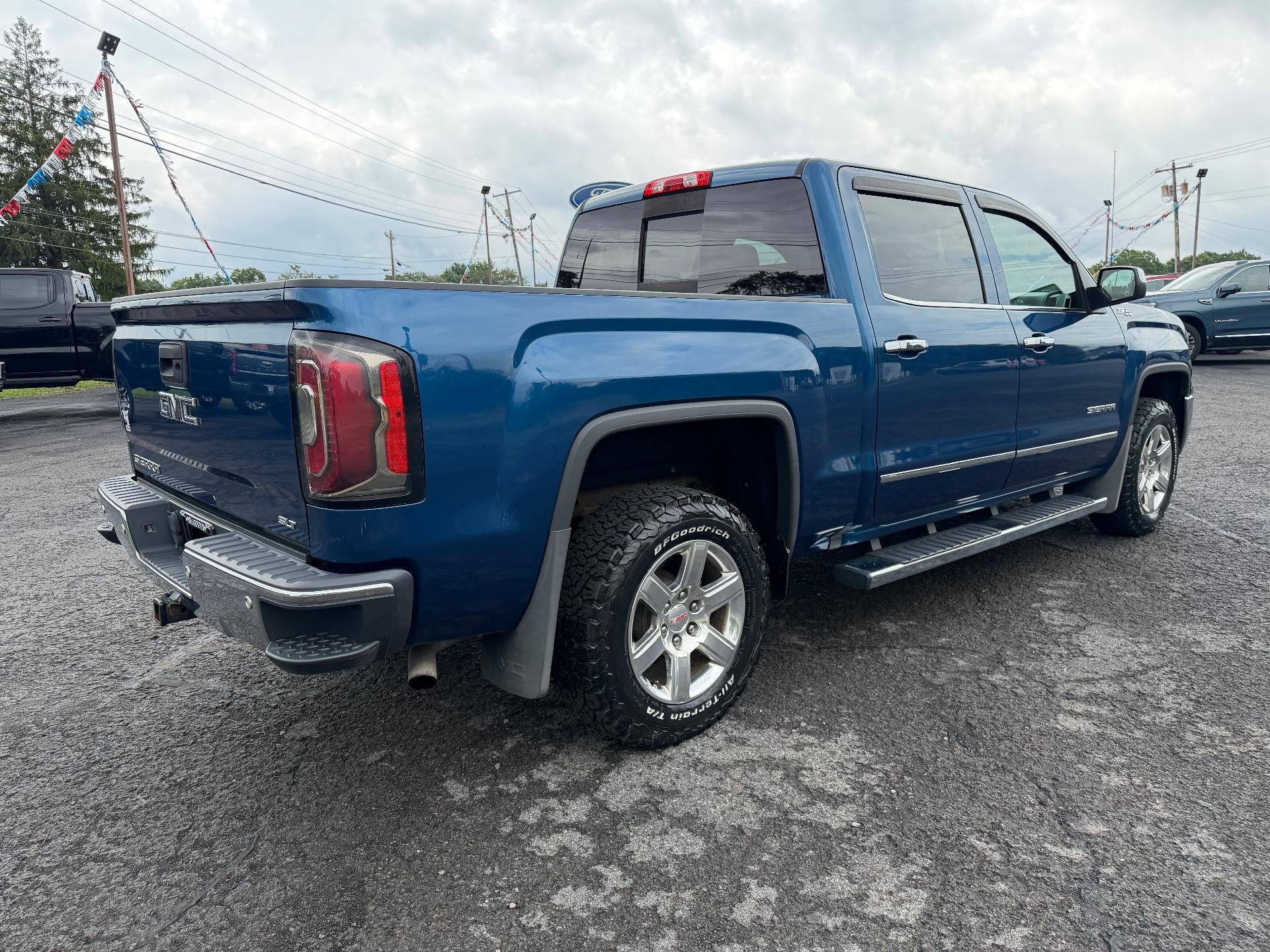 2018 GMC Sierra 1500 Crew Cab Short Box 4-Wheel Drive SLT